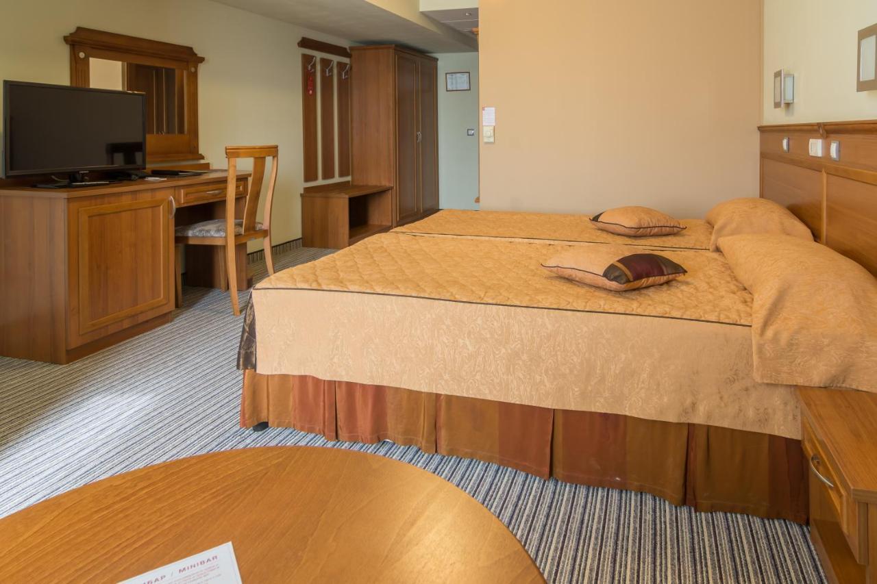 Diplomat Plaza Hotel & Resort Lukovit Ngoại thất bức ảnh