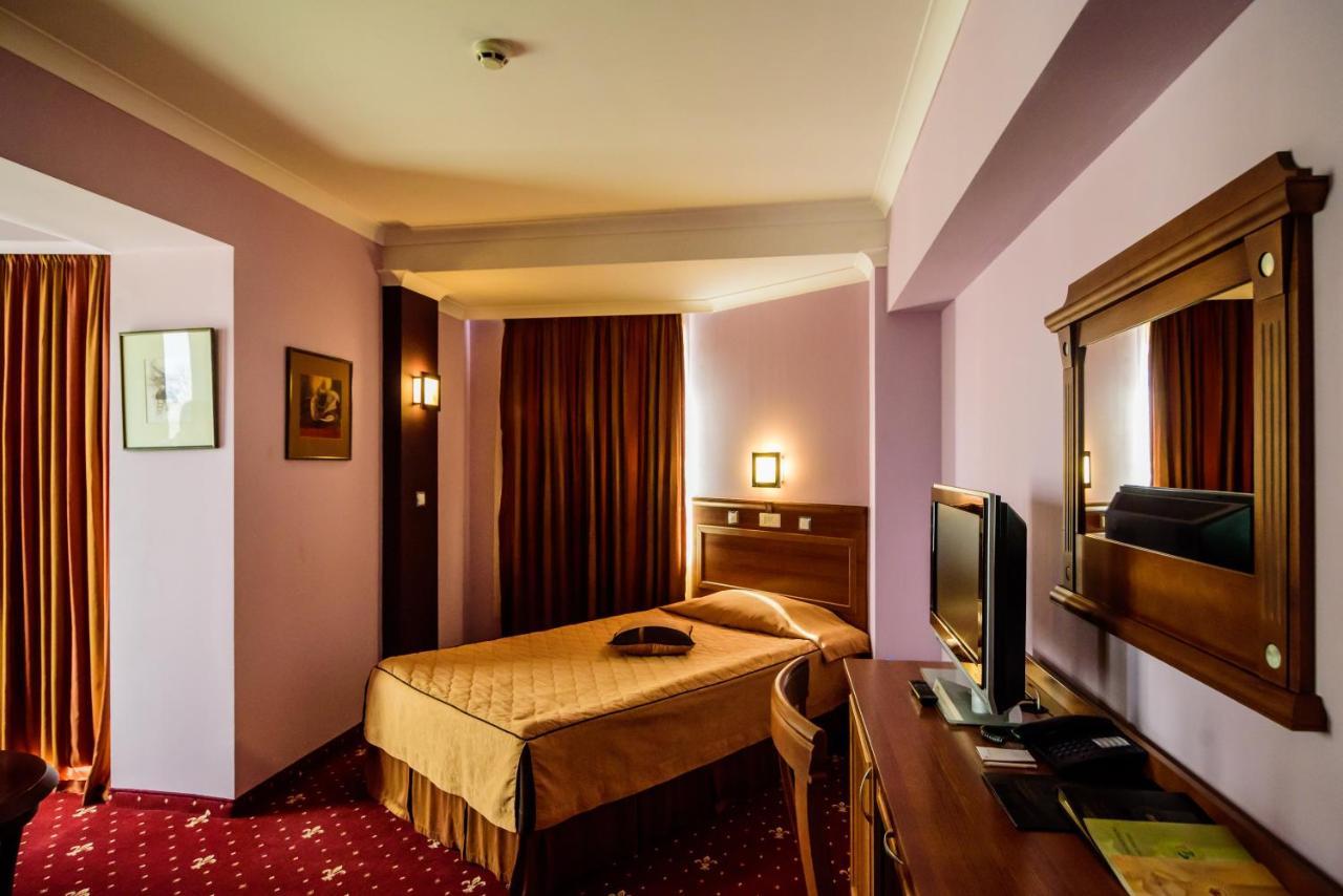 Diplomat Plaza Hotel & Resort Lukovit Ngoại thất bức ảnh